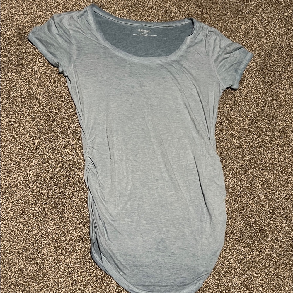 Barely used super soft & lightweight Motherhood Maternity scoopneck top in blue!